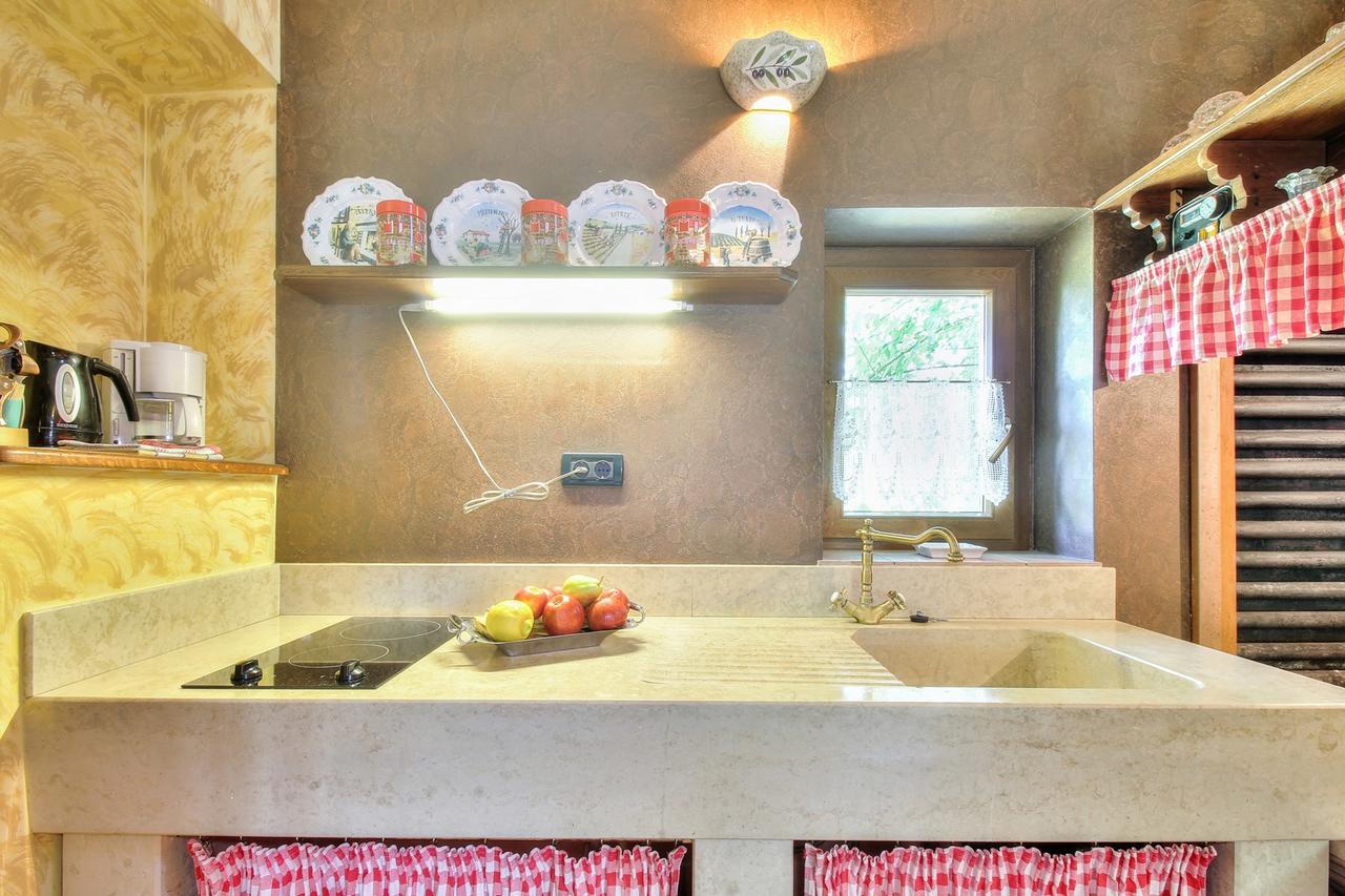 Nadia House With Apartments Zambratija  Rom bilde
