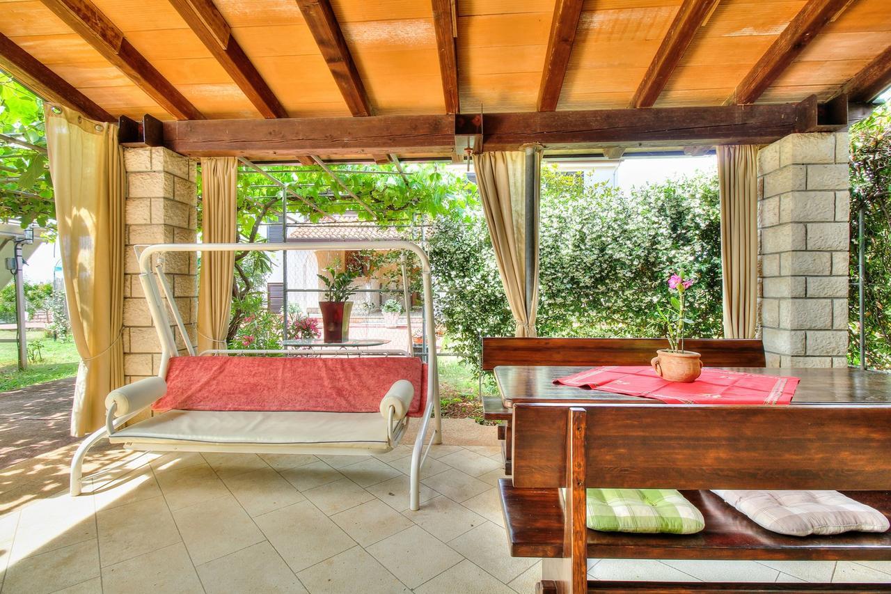 Nadia House With Apartments Zambratija  Rom bilde