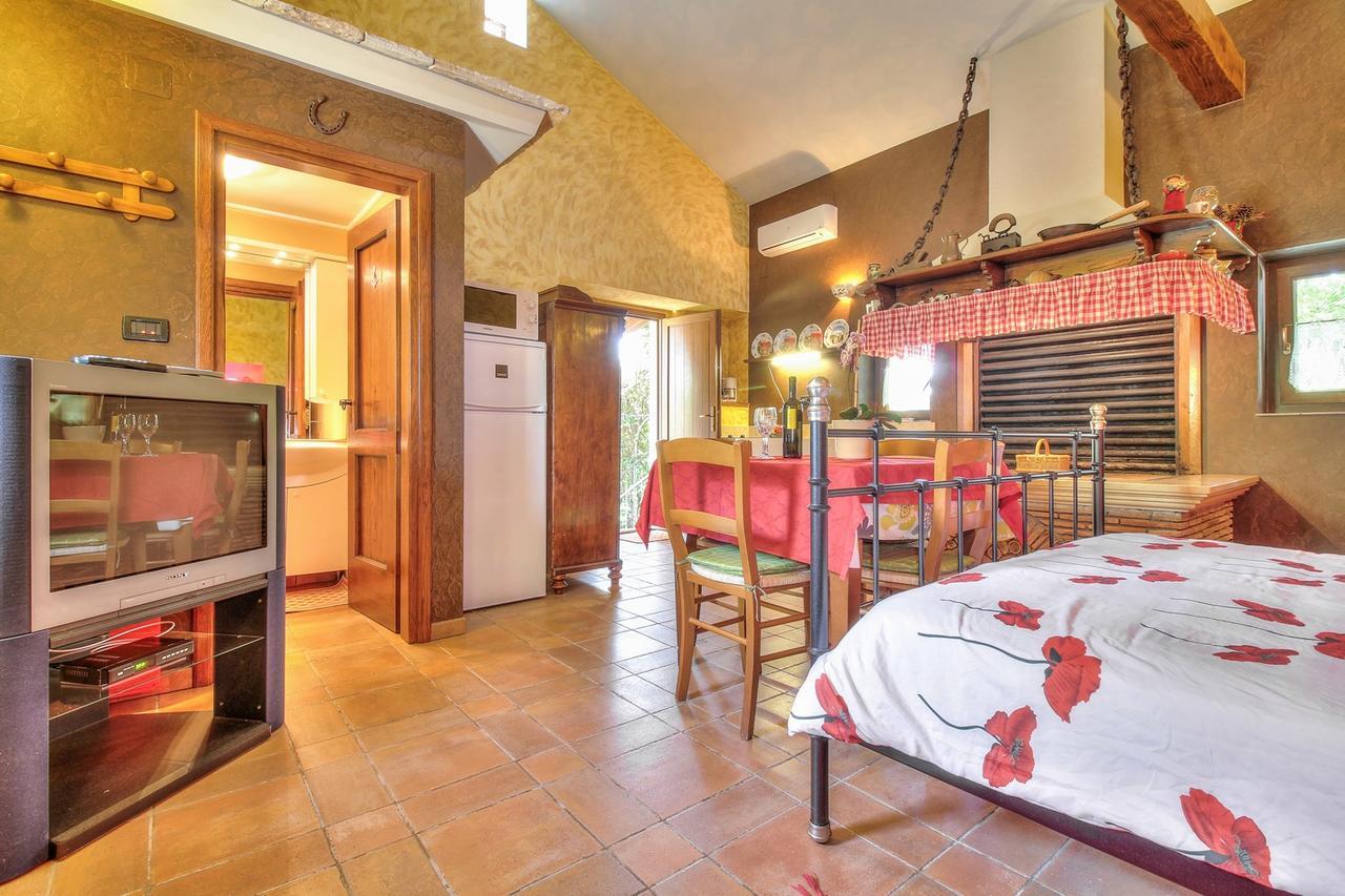 Nadia House With Apartments Zambratija  Rom bilde